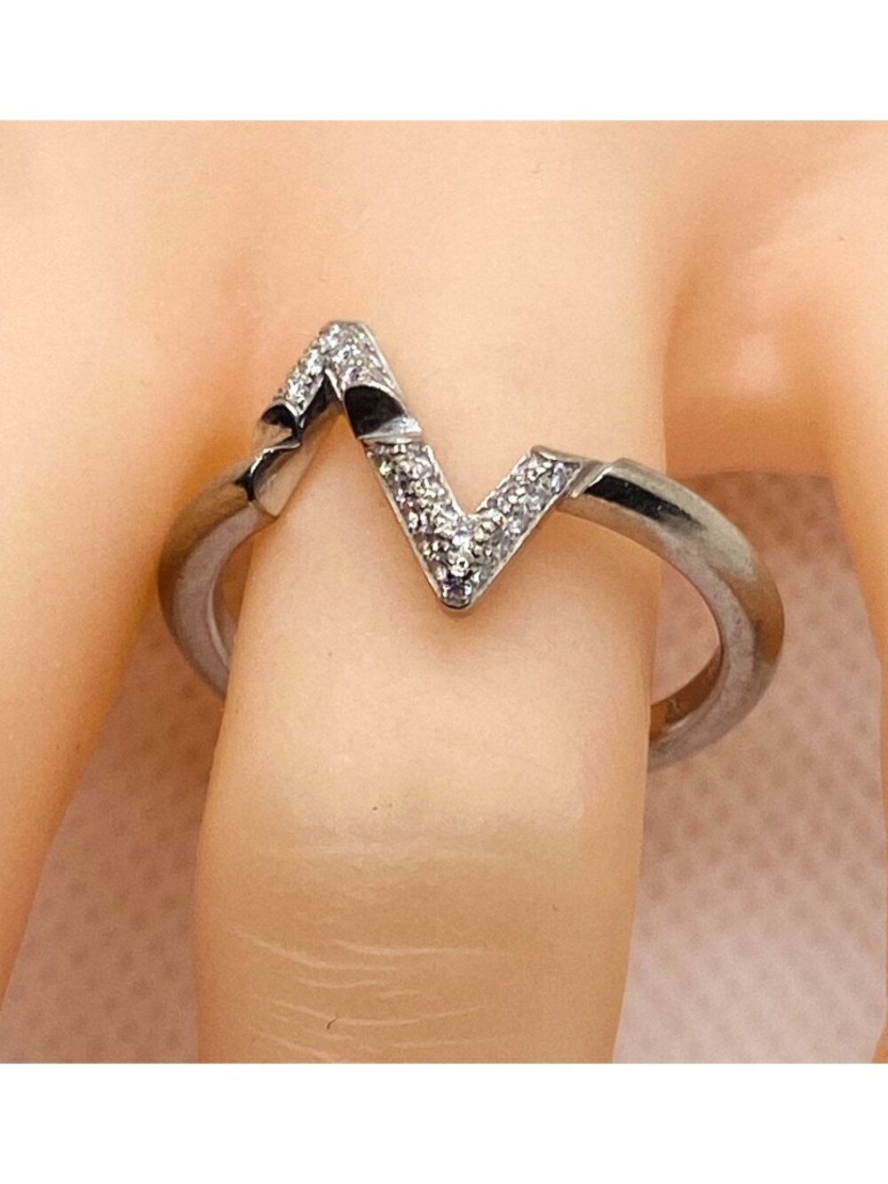 Louis Vuitton Lv Volt Upside Down Diamonds 18k White Gold 7.5